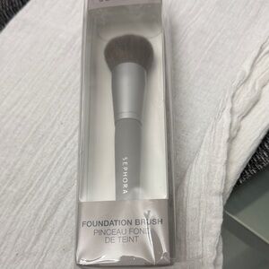 Sephora Gray Foundation Brush